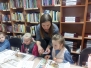 ,,Bitučių" grupės edukacinė kiaušinių marginimo pamokėlė vaikų bibliotekoje su kūrybingąja Kristina